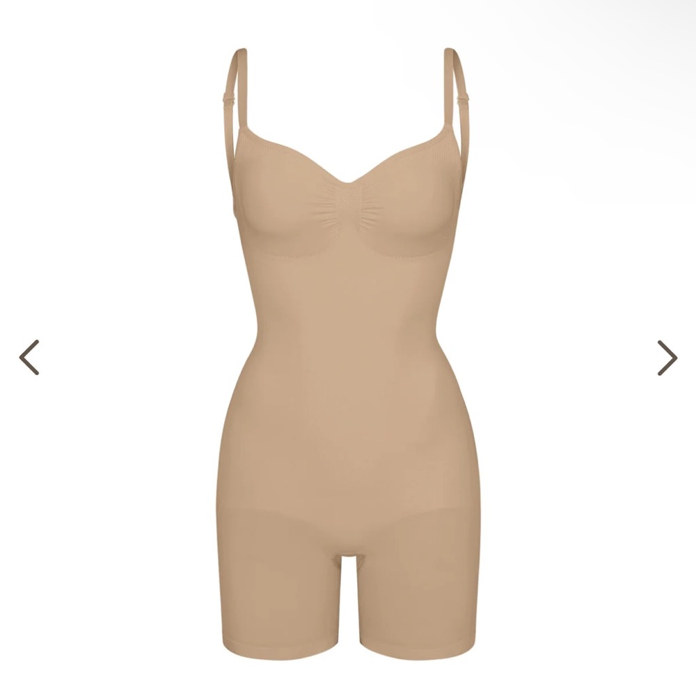 SKIMS SEAMLESS SCULPT LOW BACK MID THIGH BODYSUIT